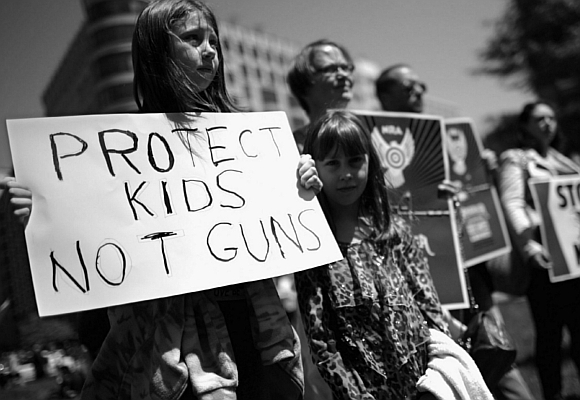 gucci contra las armas a