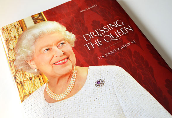 Libro Dressing the Queen.