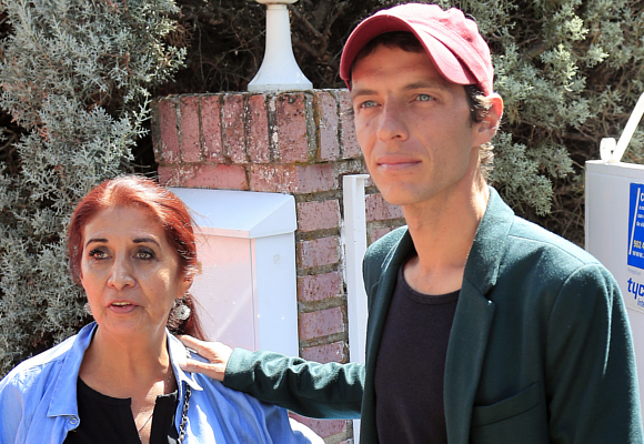 Camilo Blanes hijo de Camilo Sesto con su madre Lourdes Ornelas