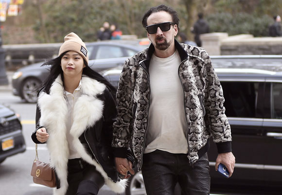 Nicolas Cage y Riko Shibataq