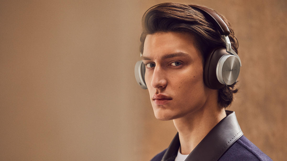 Berluti x Bang & Olufsen