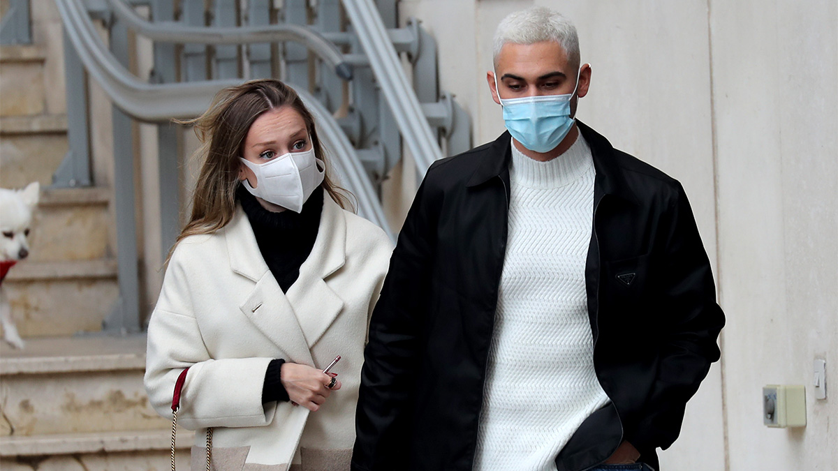 Ester Expósito y Alejandro Speitzer