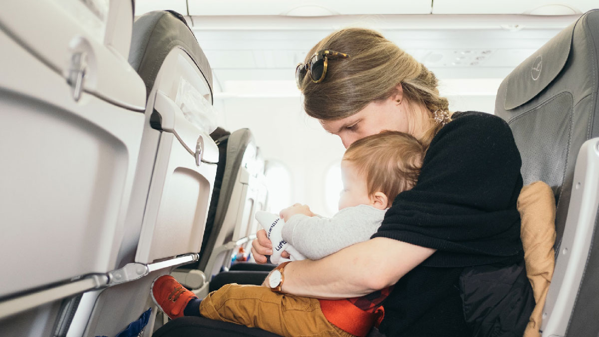 viajar avion familia