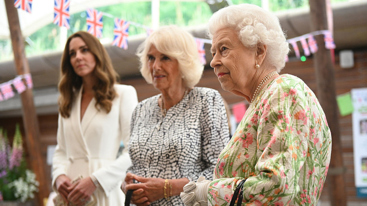 Isabel II y Camilla (Foto: Gtres)