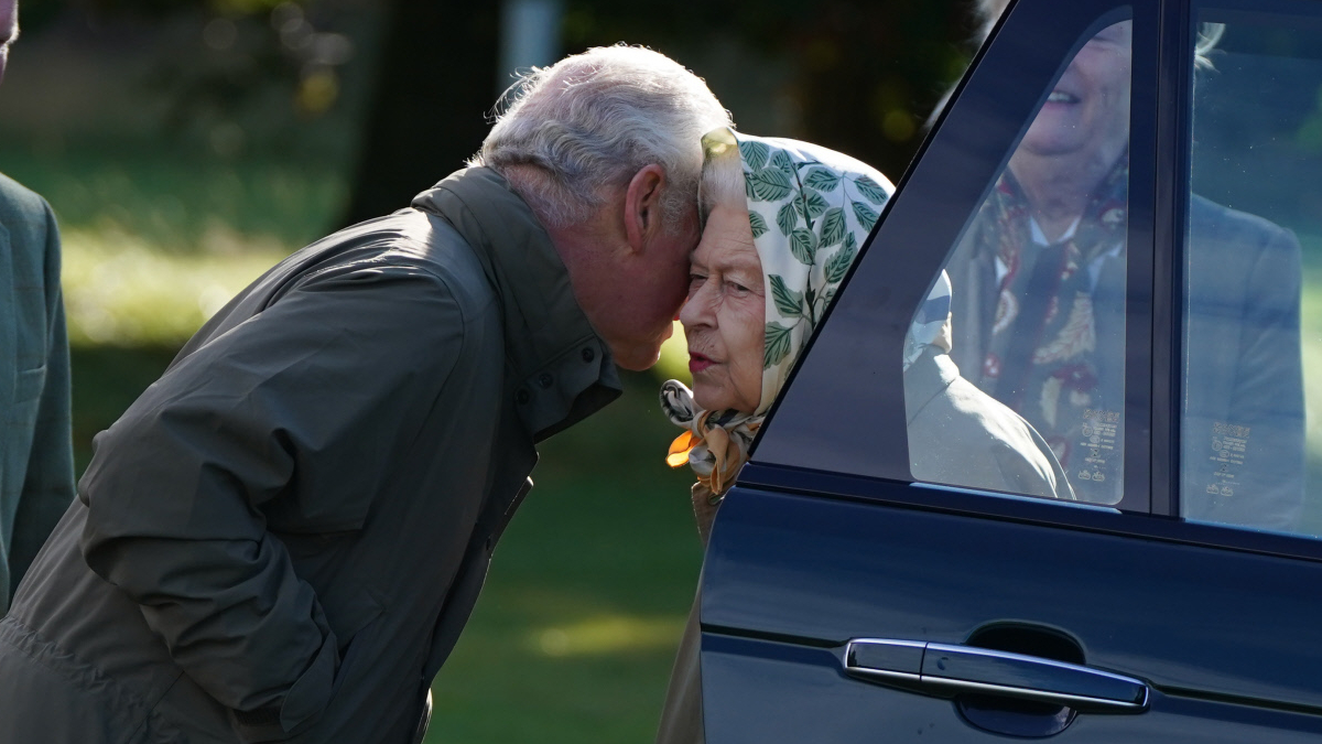 Isabel II y Príncipe Carlos(Foto: Gtres)
