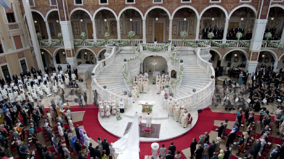 gran escalinata interior palacio monaco