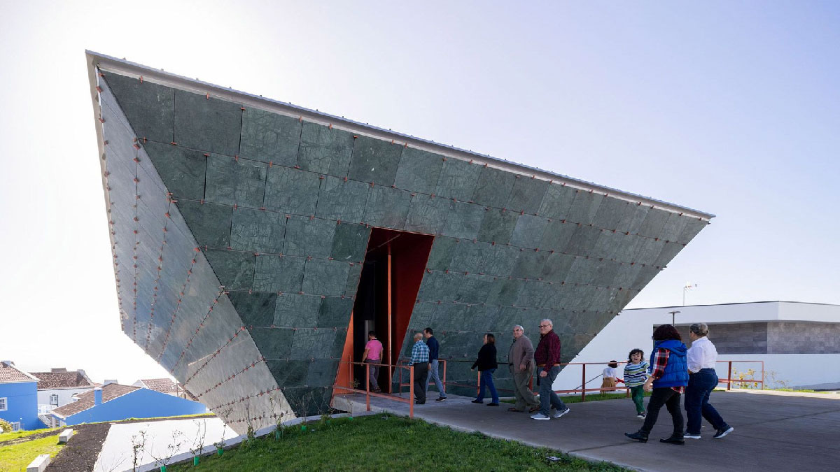 capilla piramide entrada