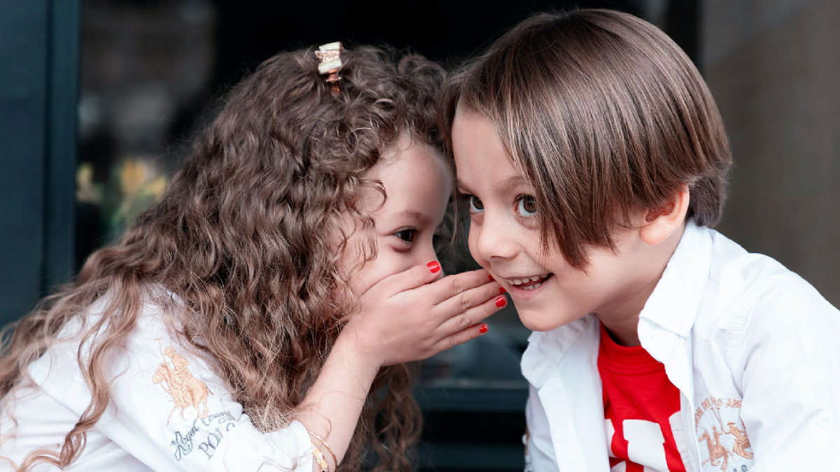 susurrar secreto niños