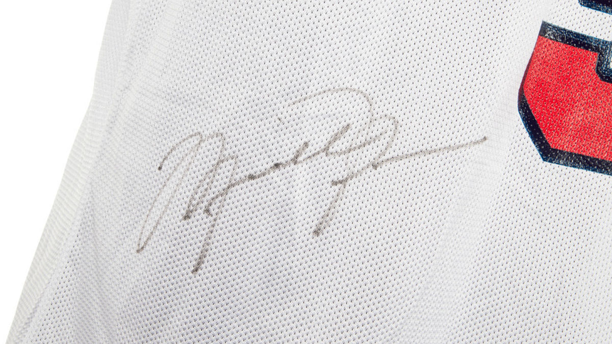 Camiseta Michael Jordan Dream Team subasta (Foto: Julien's Auctions)