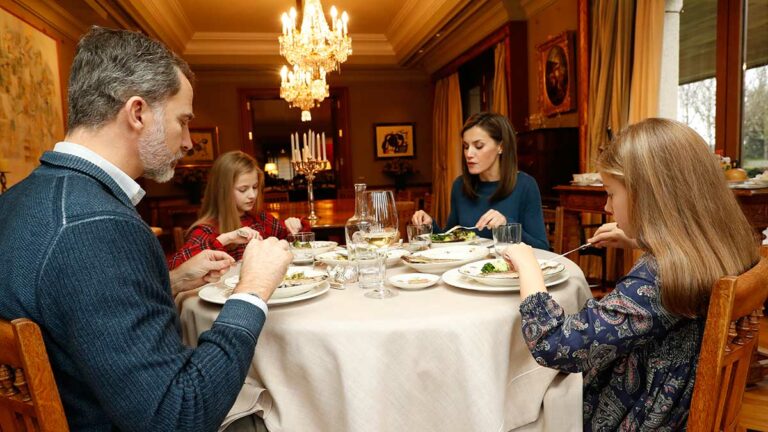 Felipe VI y Letizia mesa