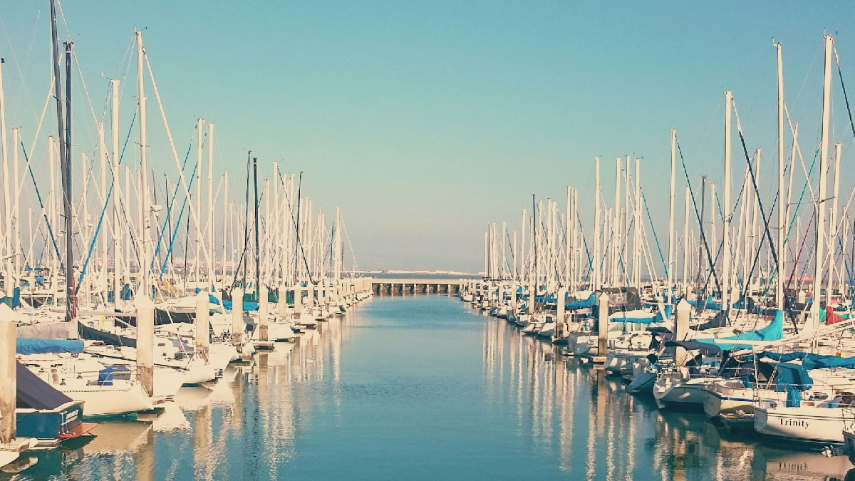 puerto deportivo barcos