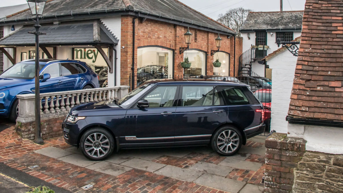 Range Rover (Foto: Bramley Motor)