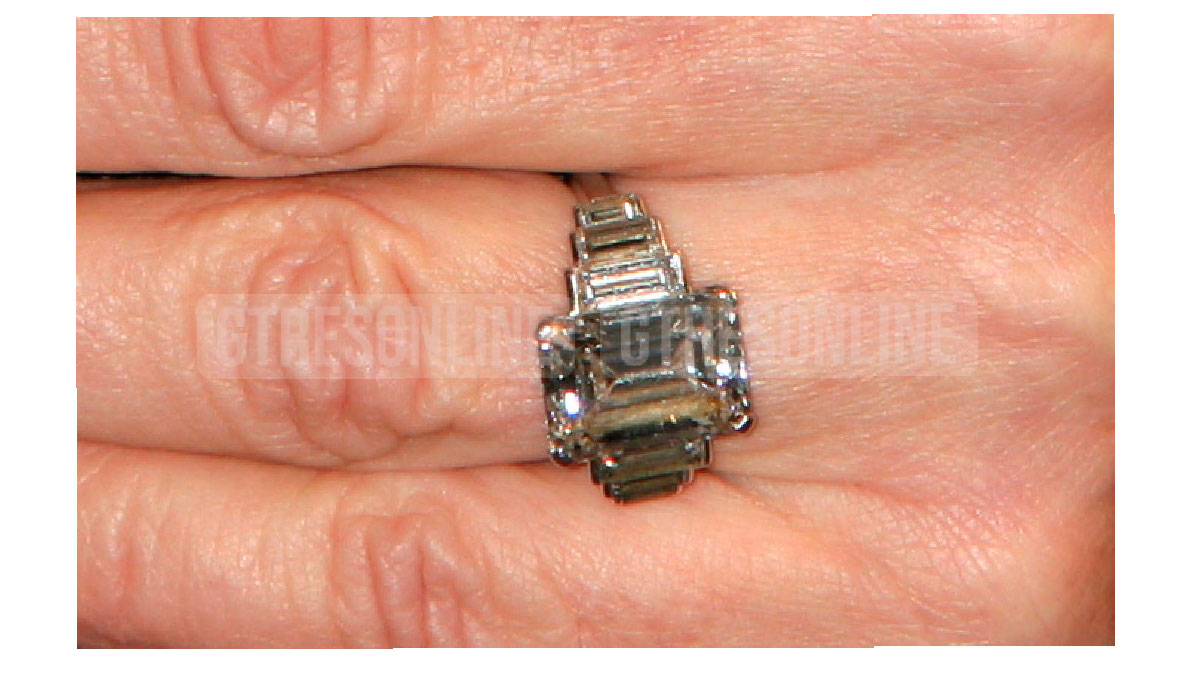 anillo pedida camilla