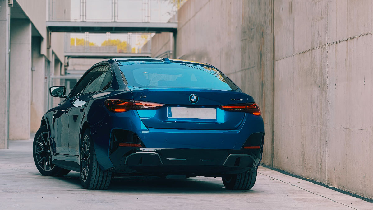BMW i4