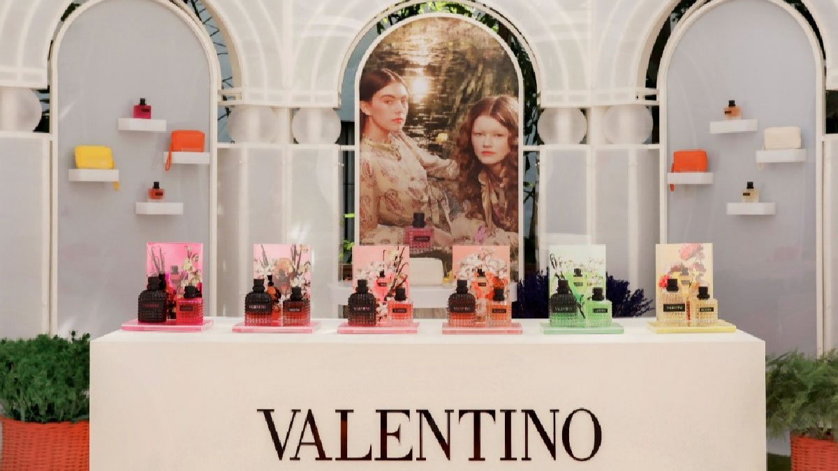pop up valentino