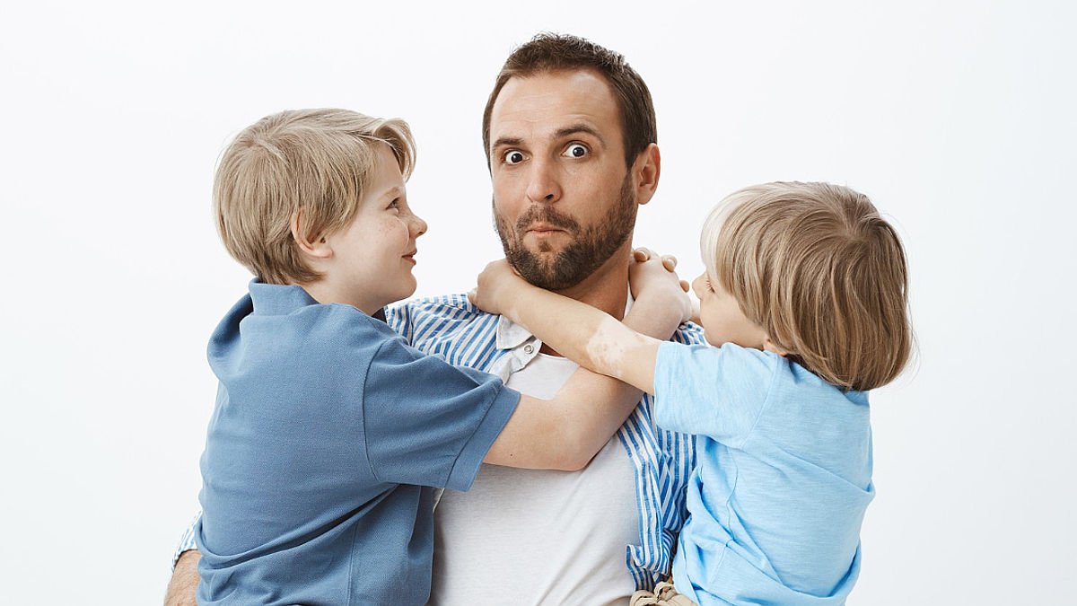 Niños padres vacaciones (Foto: Freepik)
