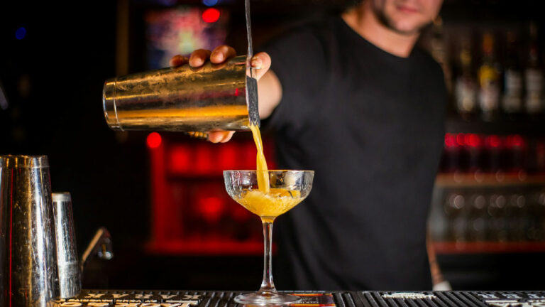 bartender cocteleria