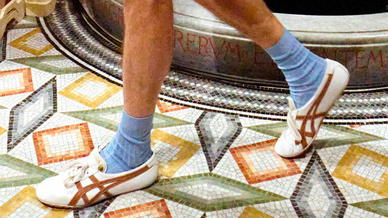 Versace y Onitsuka