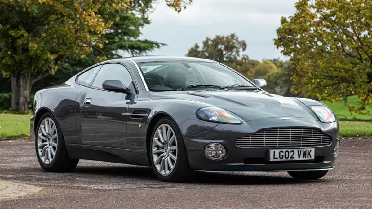 Aston Martin Vanquish (Foto: Iconic Auctioneers)