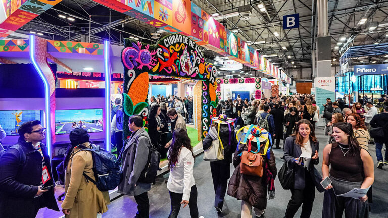 (Foto: Fitur Facebook)