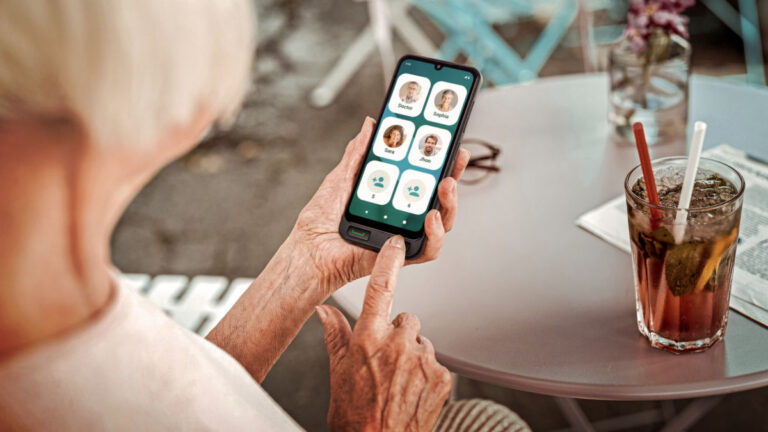 SPC ZEUS 2 Pro teléfono inteligente personas mayores (Foto: SPC)